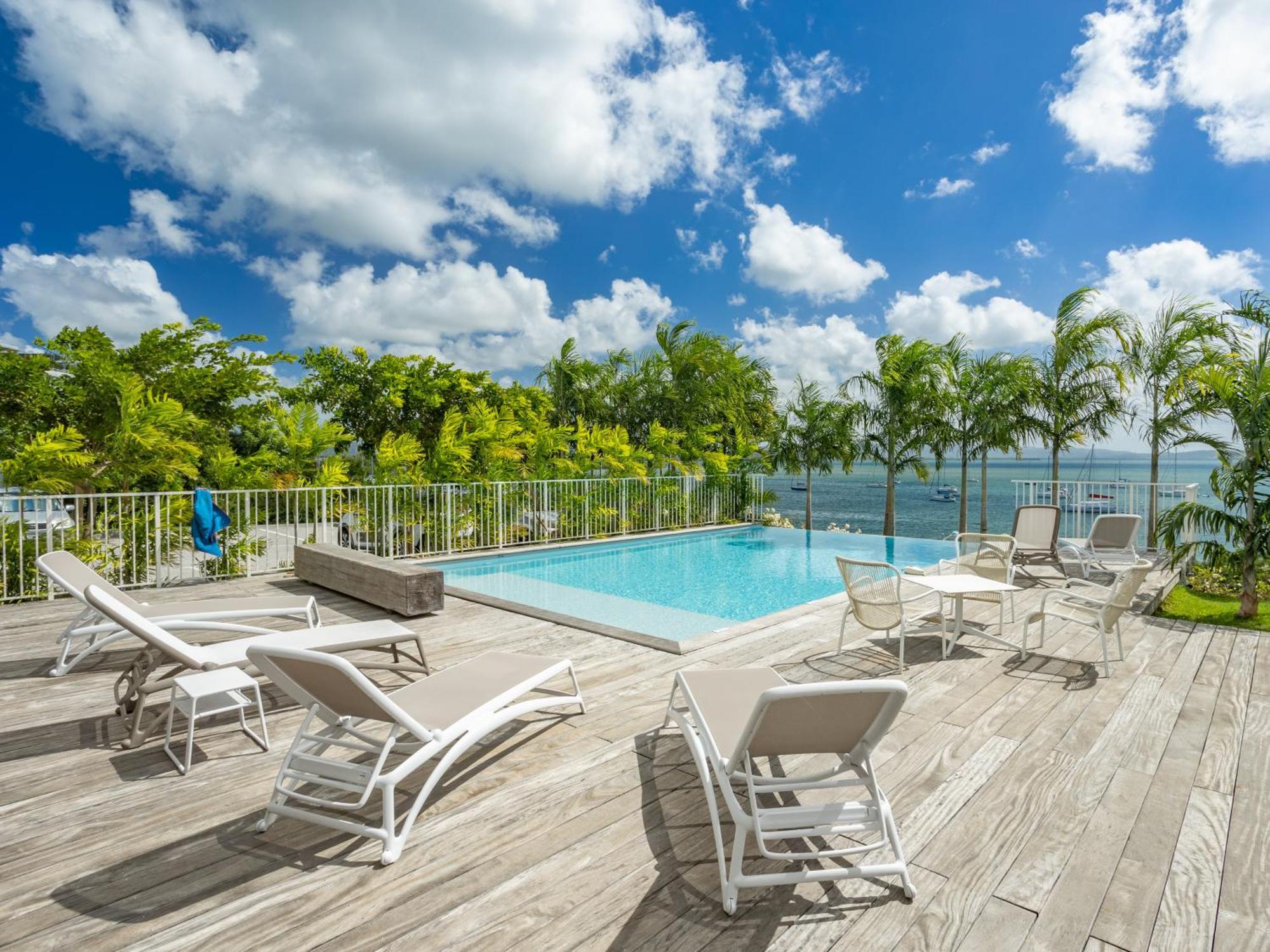 B&B Hotel Фор-де-Франс Экстерьер фото